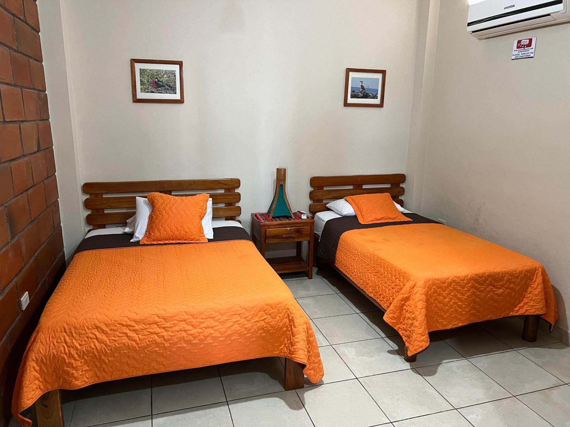 Hostal Cattleya Puerto Baquerizo Moreno Δωμάτιο φωτογραφία