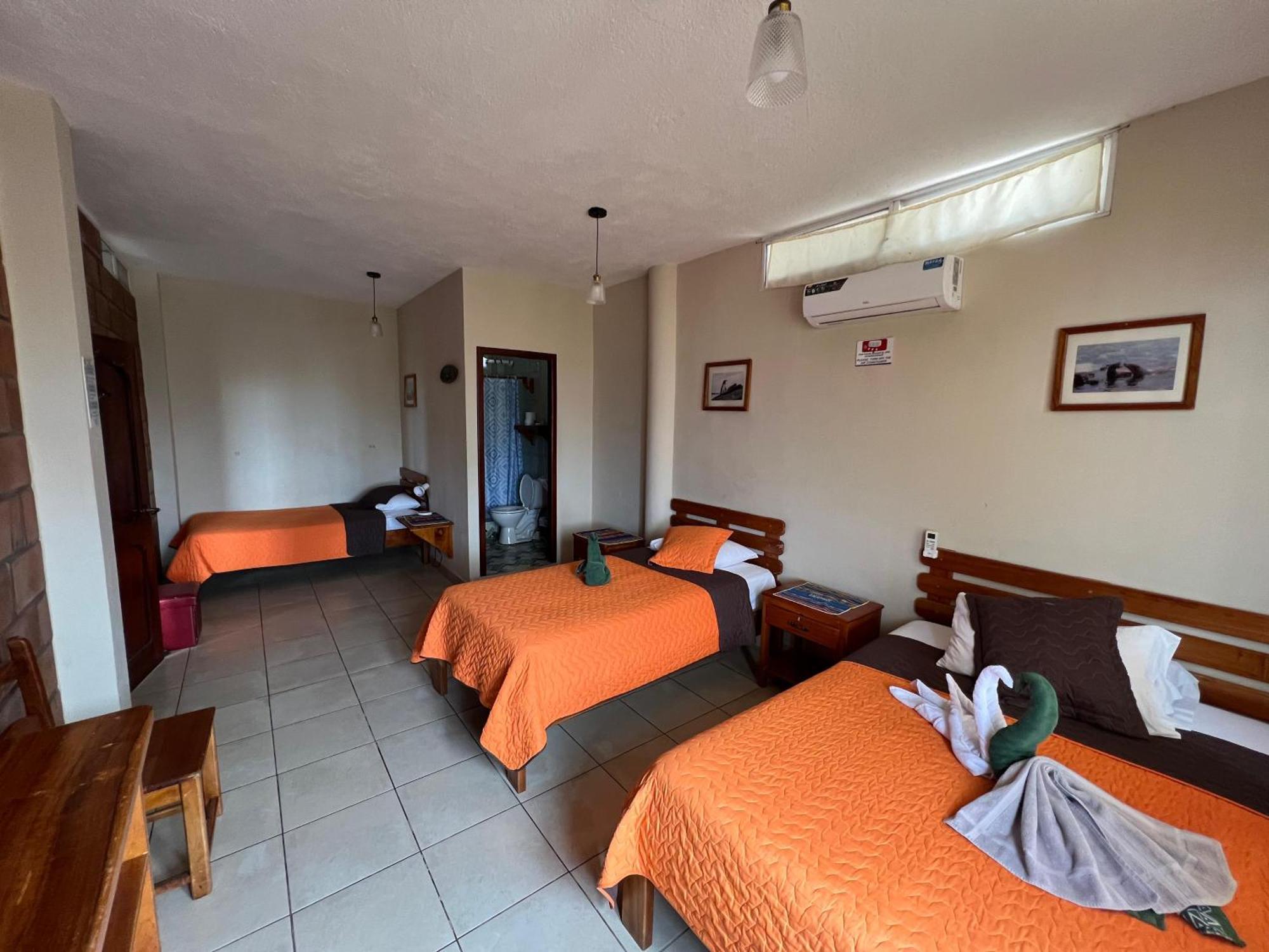 Hostal Cattleya Puerto Baquerizo Moreno Εξωτερικό φωτογραφία