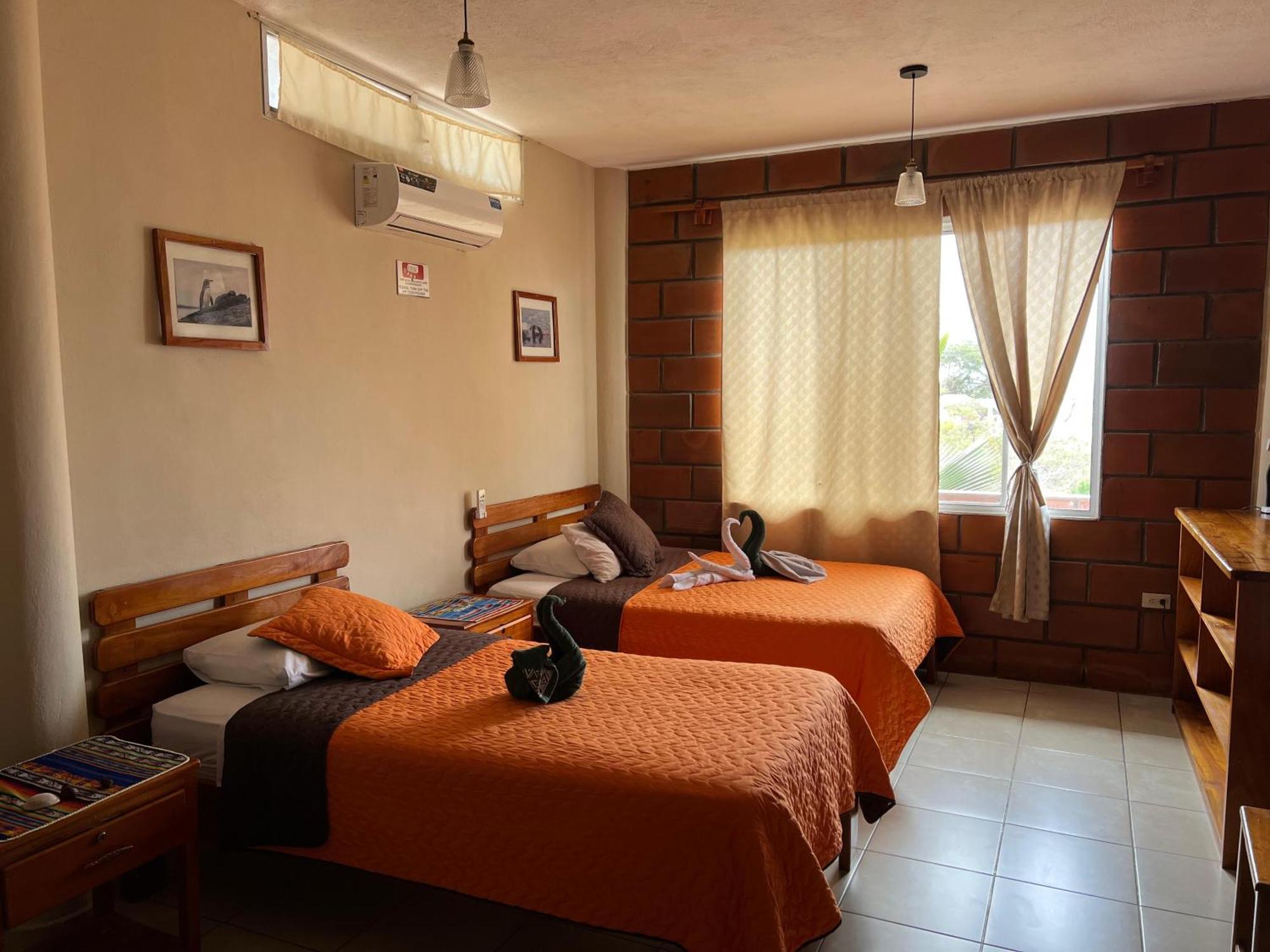 Hostal Cattleya Puerto Baquerizo Moreno Εξωτερικό φωτογραφία